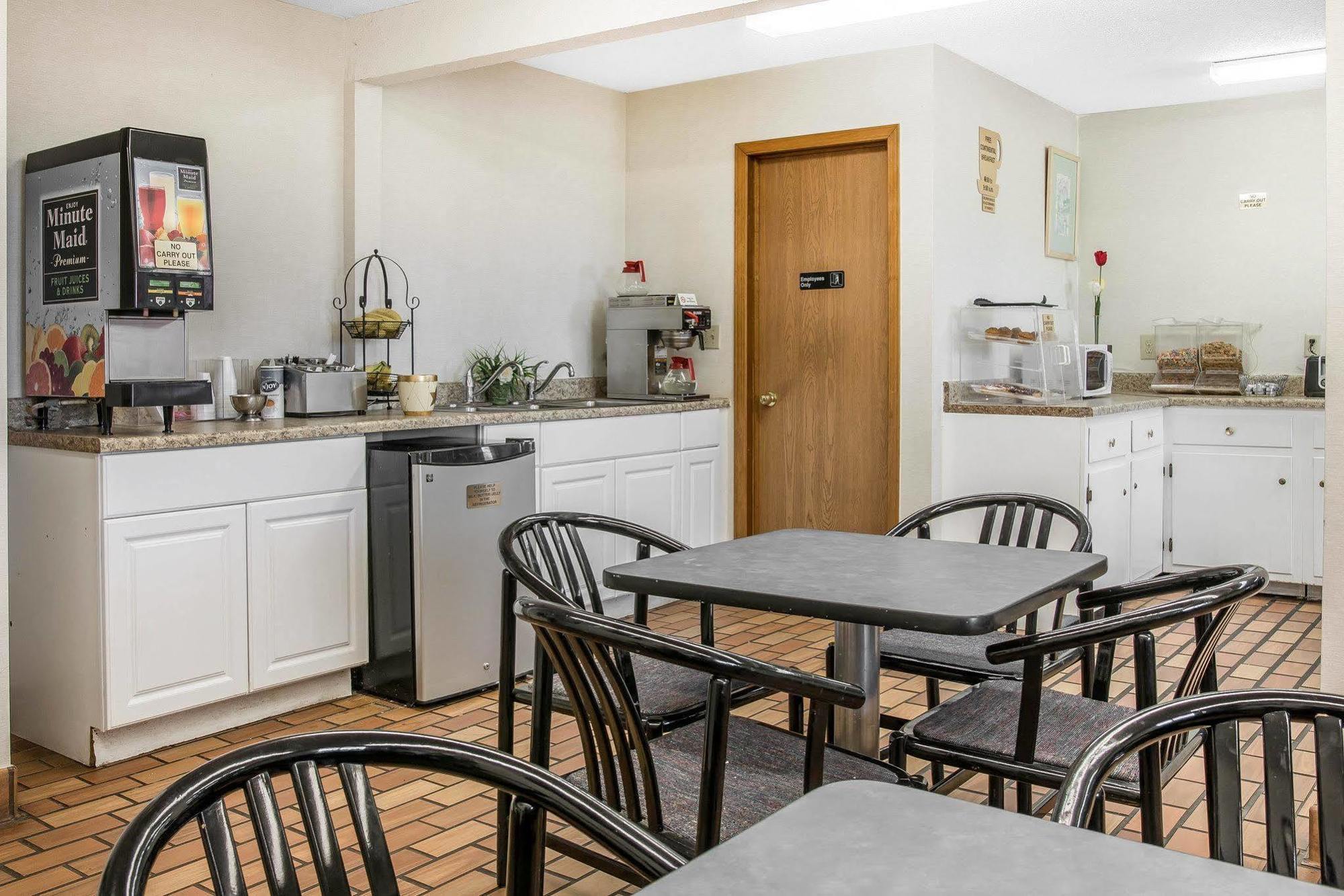 Econo Lodge Holland Εξωτερικό φωτογραφία