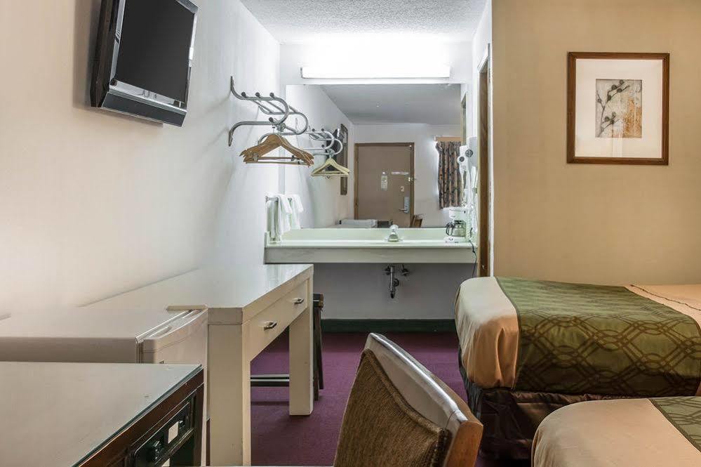 Econo Lodge Holland Εξωτερικό φωτογραφία